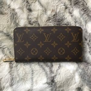 Louis Vuitton Zippy Wallet